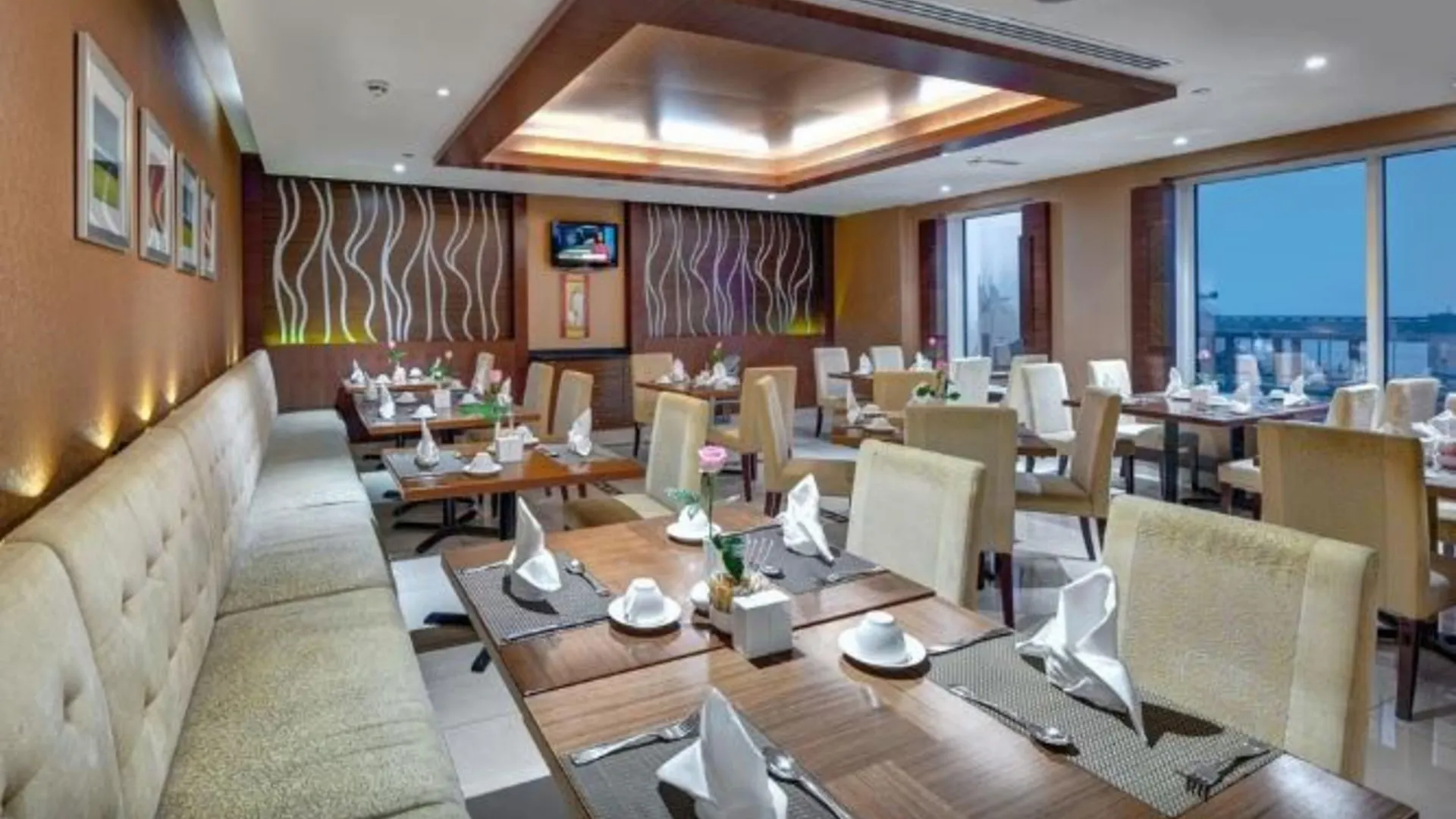 Residence Inn By Marriott Sheikh Zayed Road, Dubaj