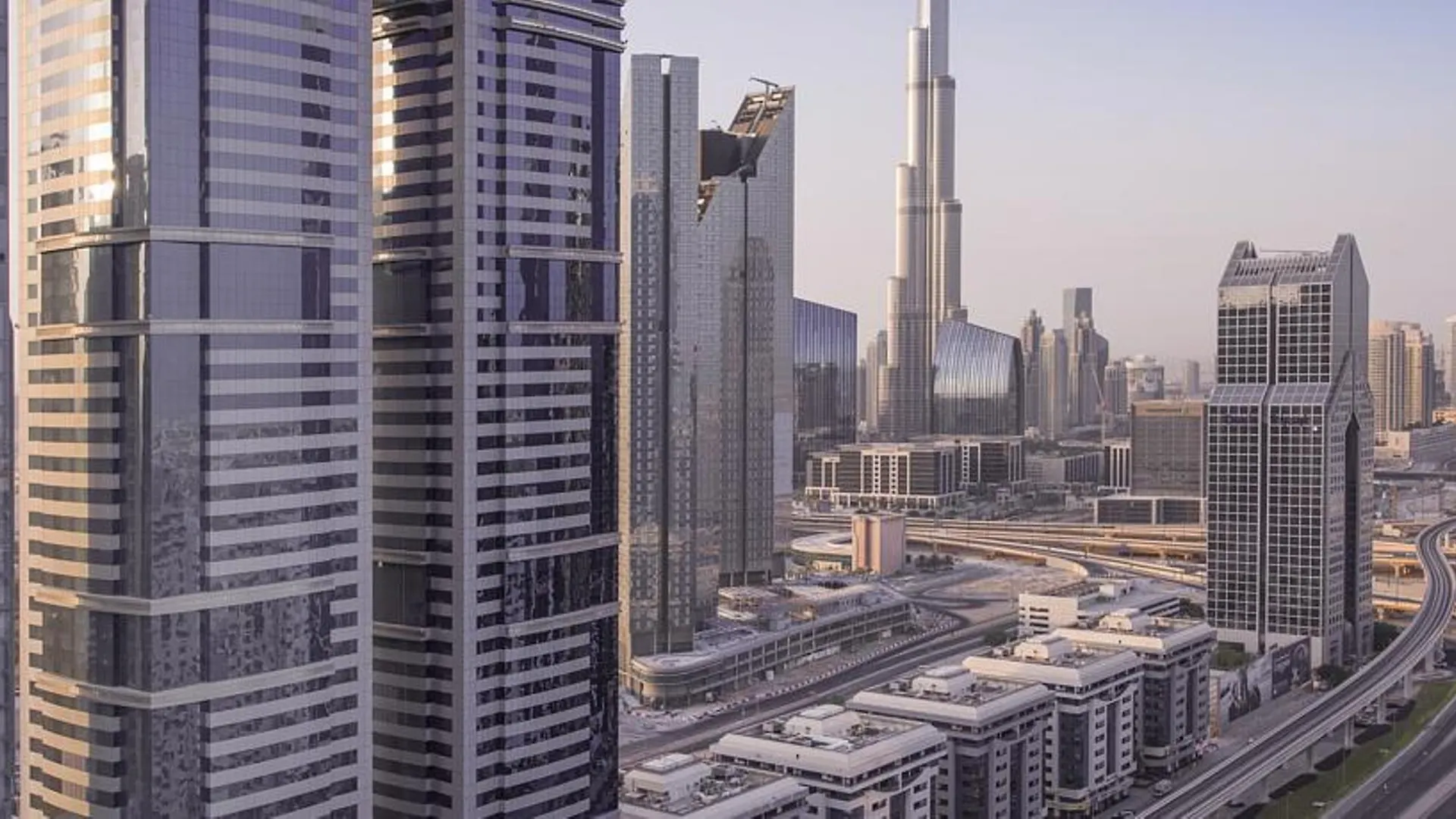 Residence Inn By Marriott Sheikh Zayed Road, Dubaj Szálloda